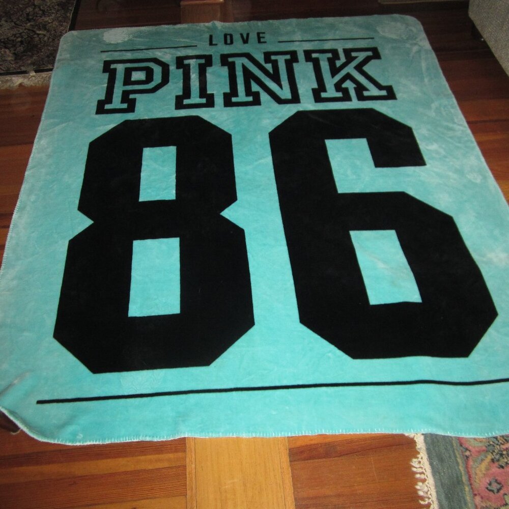 Victoria Secret Pink #86 Sherpa